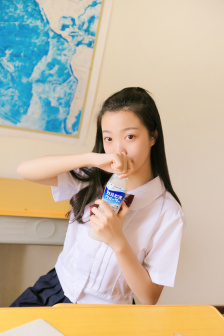 扒开腿挺进湿润的花苞HD视频